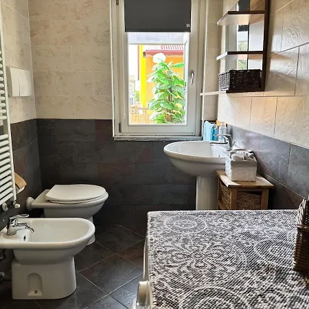 Two-room 15 Minutes From The Duomo アパート ミラノ