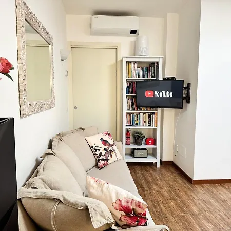 アパート Two-room 15 Minutes From The Duomo ミラノ